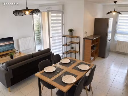 t2 meublé avec balcon et parking – résidence sécurisée