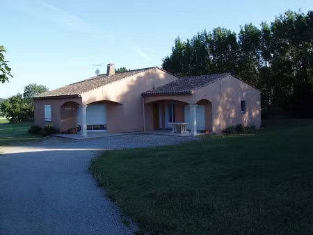 location villa 4 pièces 107.48 m² à issel (11400)  910 €