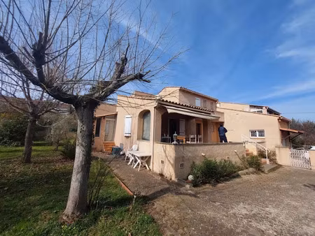 location villa 5 pièces 165.94 m² à manosque (04100)  1 520 €