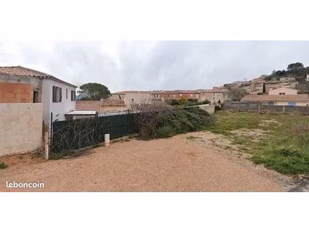 terrain 196 m² cuers