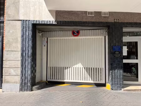 location parking 10 m² à paris 11ème (75011)  115 €