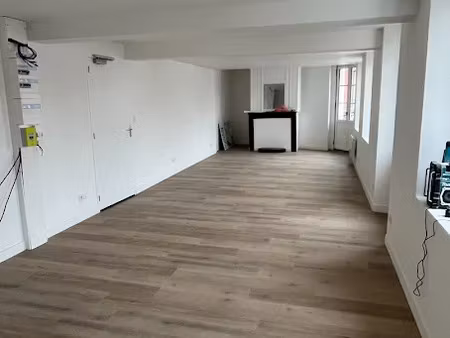 location locaux professionnels 44.24 m² à auffay (76720)  500 €
