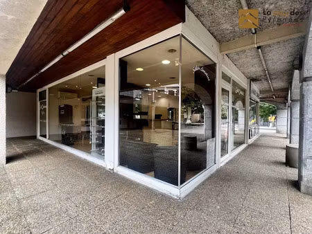 location locaux professionnels 2 pièces 52 m² à lannemezan (65300)  648 €