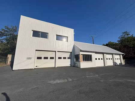 location locaux professionnels 0 pièces 180 m² à pluguffan (29700)  1 000 €
