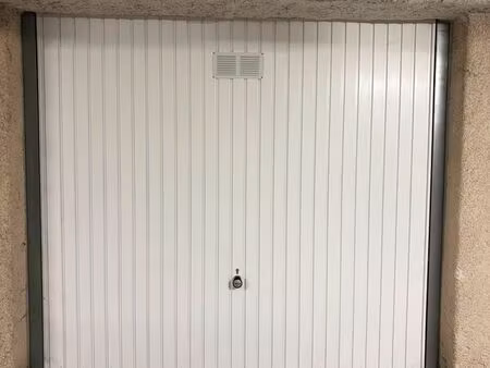 location parking boxé square vitruve