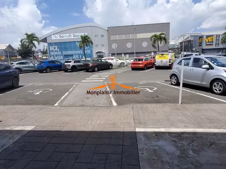 location locaux professionnels 0 pièces 100 m² à baie mahault (97122)  2 000 €