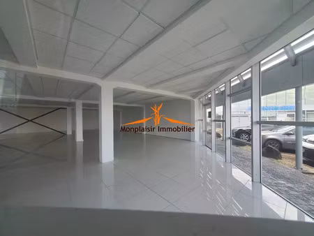 location locaux professionnels 0 pièces 65 m² à baie mahault (97122)  1 430 €