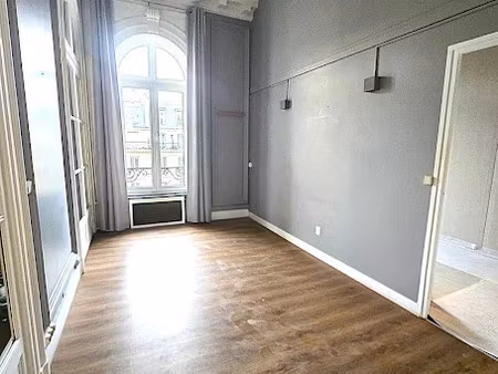 location locaux professionnels 0 pièces 46 m² à paris 8ème (75008)  1 667 €