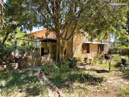 maison en pierre avec dépendance  terrain de 5 247 m² et accès à l’argens – correns
