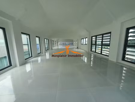 location locaux professionnels 0 pièces 286 m² à baie mahault (97122)  5 720 €