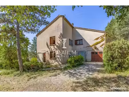 villa 8 pièces 151 m²