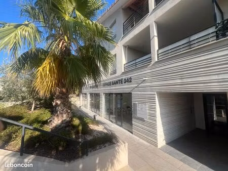 locaux professionnels médicaux au sein d’un centre médical à saint-cyr-sur-mer