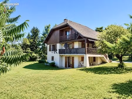 propriété 5 pièces 148 m²