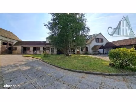 maison 8 pièces 208 m²