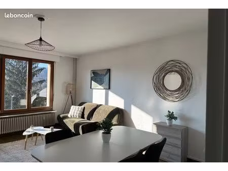 location appartement meublé et rénové f2 de 50m² – proche centre-ville