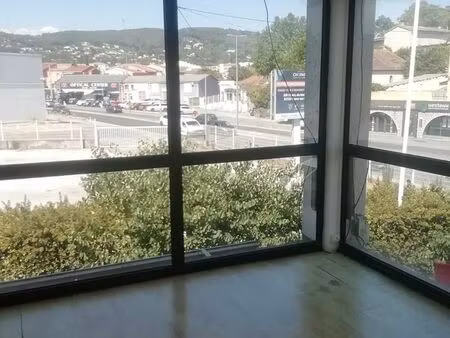 local commercial 140 m²