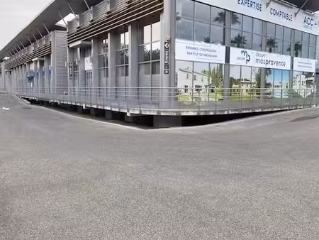 murs commerciaux d’angle 247m² - rn7 roquebrune - libre fin d'année prix : 950 000