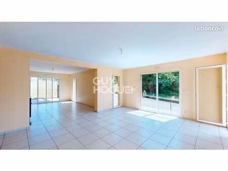 maison 8 pièces 241 m²