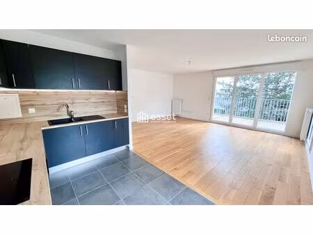 appartement 5 pièces 101.9m² à louer 2190 - rueil malmaison 92500