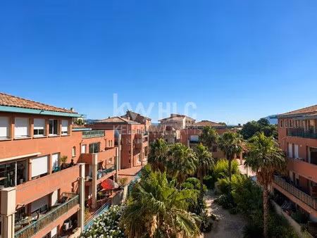 bel appartement t3 et sa piscine sur le port de porto-vecchio