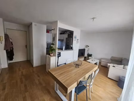 location appartement 2 pièces 43 m² à drancy (93700)  1 100 €