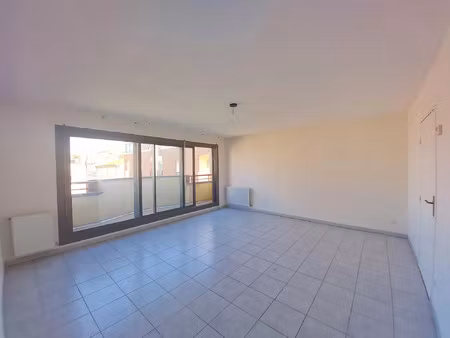 appartement t3 avec balcon et garage privatif