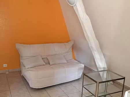 location meublée appartement 1 pièce 21.79 m² à sancerre (18300)  270 €