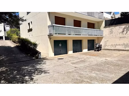location parking 13 m² à joinville-le-pont (94340)  120 €