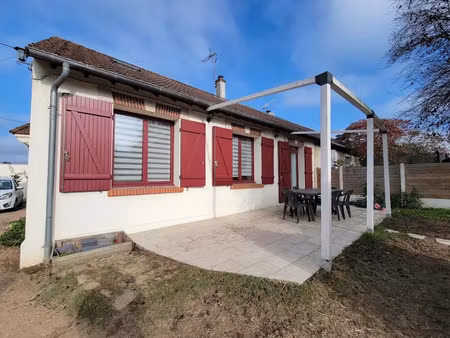 location maison 4 pièces 100.9 m² à bray-en-val (45460)  800 €