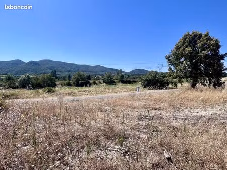 terrain 690 m² baix