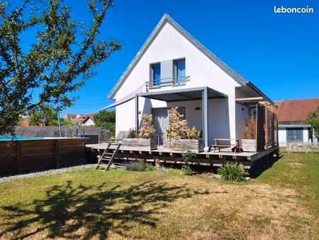 maison familiale de 135 m² avec 4 chambres dont une suite parentale  double garage et jard