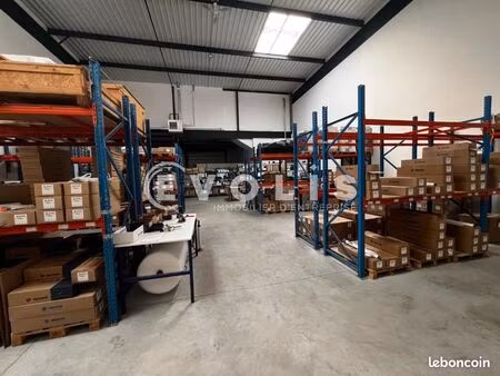 local d'activité 551 m²