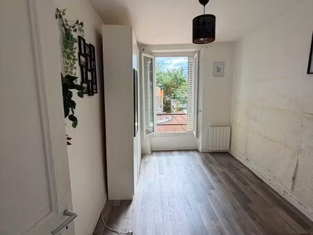 studio 1 pièce 18 m²