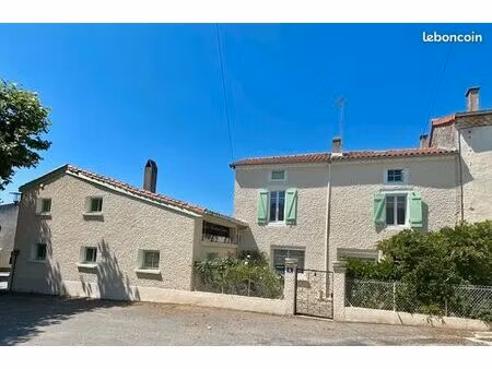 maison de village avec garage et dépendance