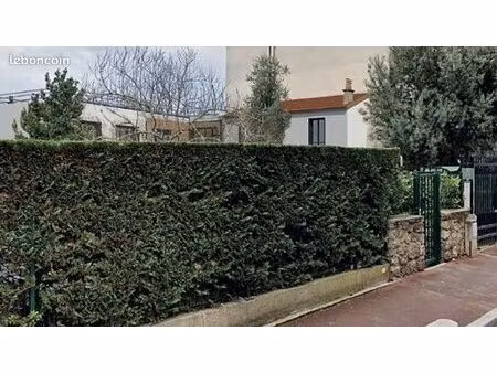 belle maison de ville renovee - voie pivee a 300 m du metro