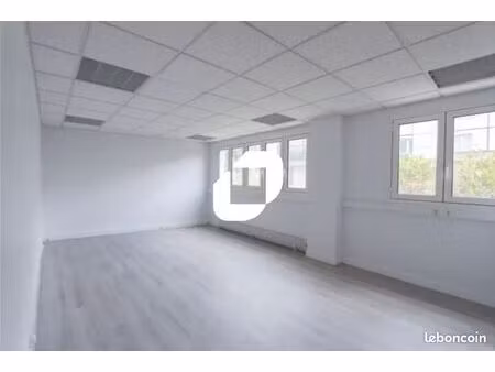 bureaux 152 m²