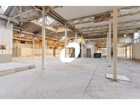 local d'activité 2 893 m²