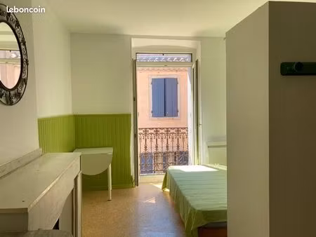 agréable et joli studio avec balcon au centre de la bastide
