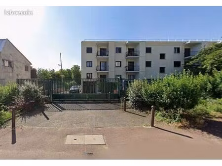 parking/box 16 m² créteil