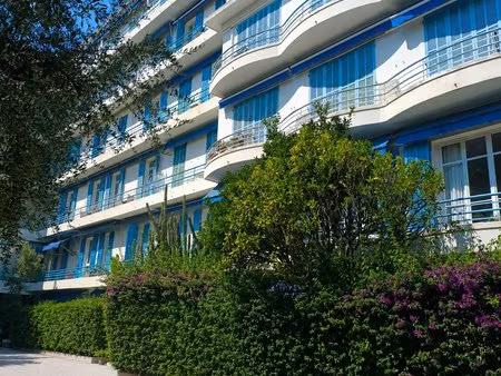 appartement de caractère en rez-de-jardin