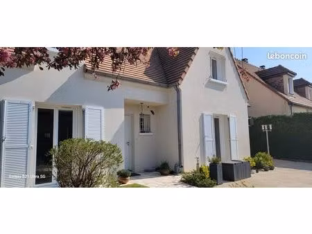 maison individuelle 7 pièces 150m² (180m² au sol) - terrain 680m² sans vis-à-vis