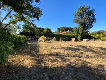 terrain constructible 598 m2 dans un quartier résidentiel