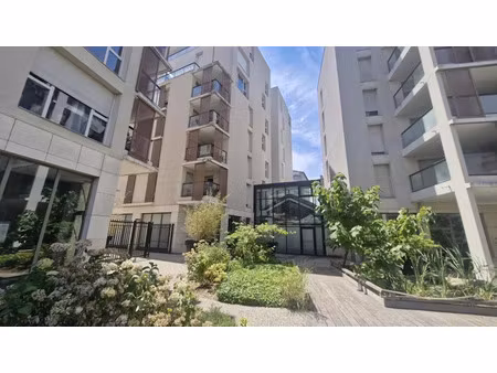 location appartement 2 pièces 50.99 m² à villeurbanne (69100)  865 €