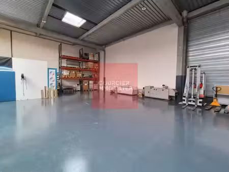 vente entrepôt 754m²