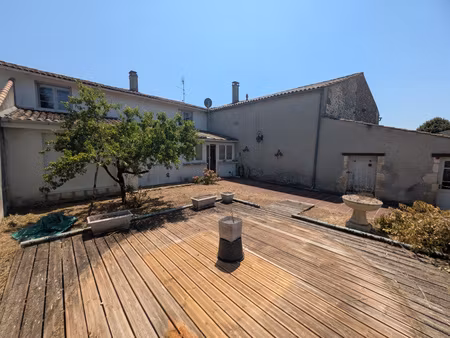 charmante maison charentaise d'environ 145 m2 avec 4 chambre