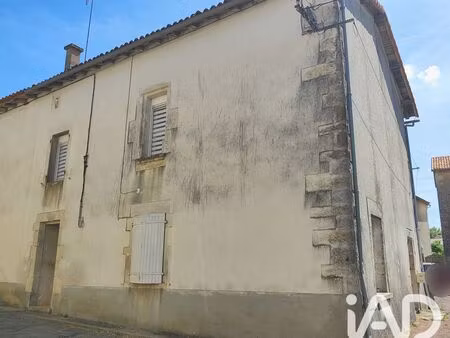 maison à saint-laurent-de-céris (16450)