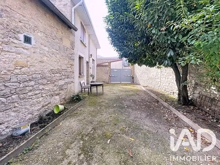 maison traditionnelle à pouillon (51220)