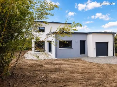 maison neuve (juillet 2026) sur plus de 1400m2 de terrain arboré  mer à pied