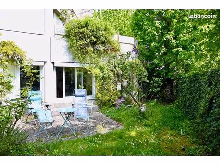 duplex 81 m² avec jardin de 70 m² et terrasse – calme – métro l7