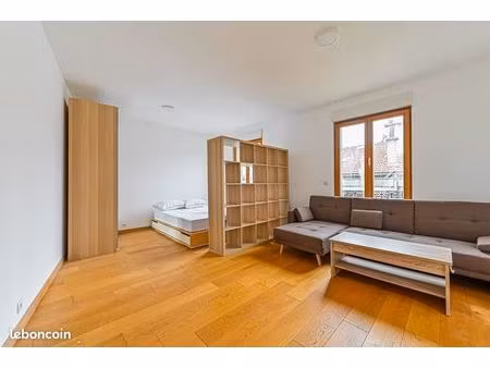 studio 1 pièce 32 m²